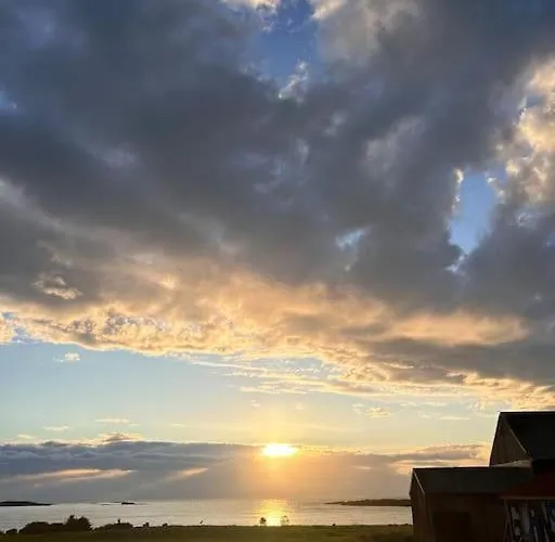 V Farstadsanden Anders Sandvigsvei 9 * Julshamn