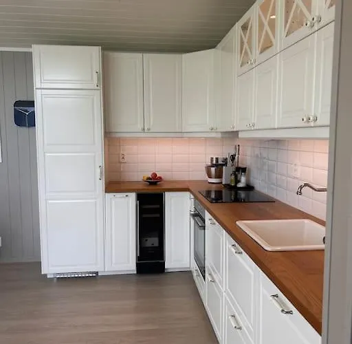 V Farstadsanden Anders Sandvigsvei 9 Ferienhaus Julshamn