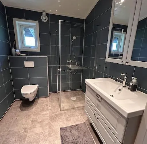V Farstadsanden Anders Sandvigsvei 9 Ferienhaus Julshamn