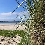 V Farstadsanden Anders Sandvigsvei 9 * Julshamn