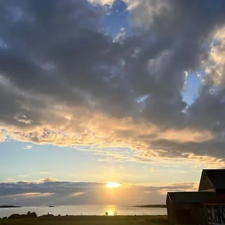 V Farstadsanden Anders Sandvigsvei 9 * Julshamn